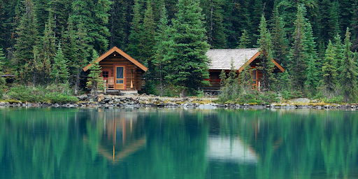 5 Reasons to Invest Money in Buying a Lake Cabin